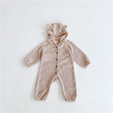 Gestrickter Playsuit mit Kapuze und Bär