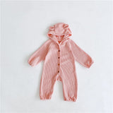 Gestrickter Playsuit mit Kapuze und Bär