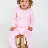 Rosa, gerippter, langärmliger zweiteiliger Pyjama aus Bambus