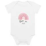 Geboren im Jahr 2025/26, Rosa (personalisierter Namens-Bodysuit)