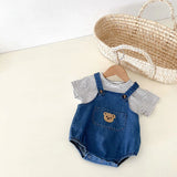 „Happy Baby“-Jeanslatzhose mit Bärenstickerei