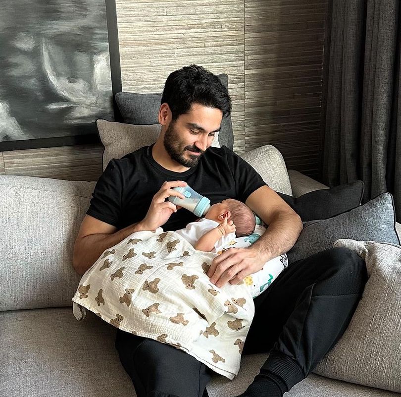 İlkay Gündoğan Spotted with Our Personalised Cozy Crew Club Blanket