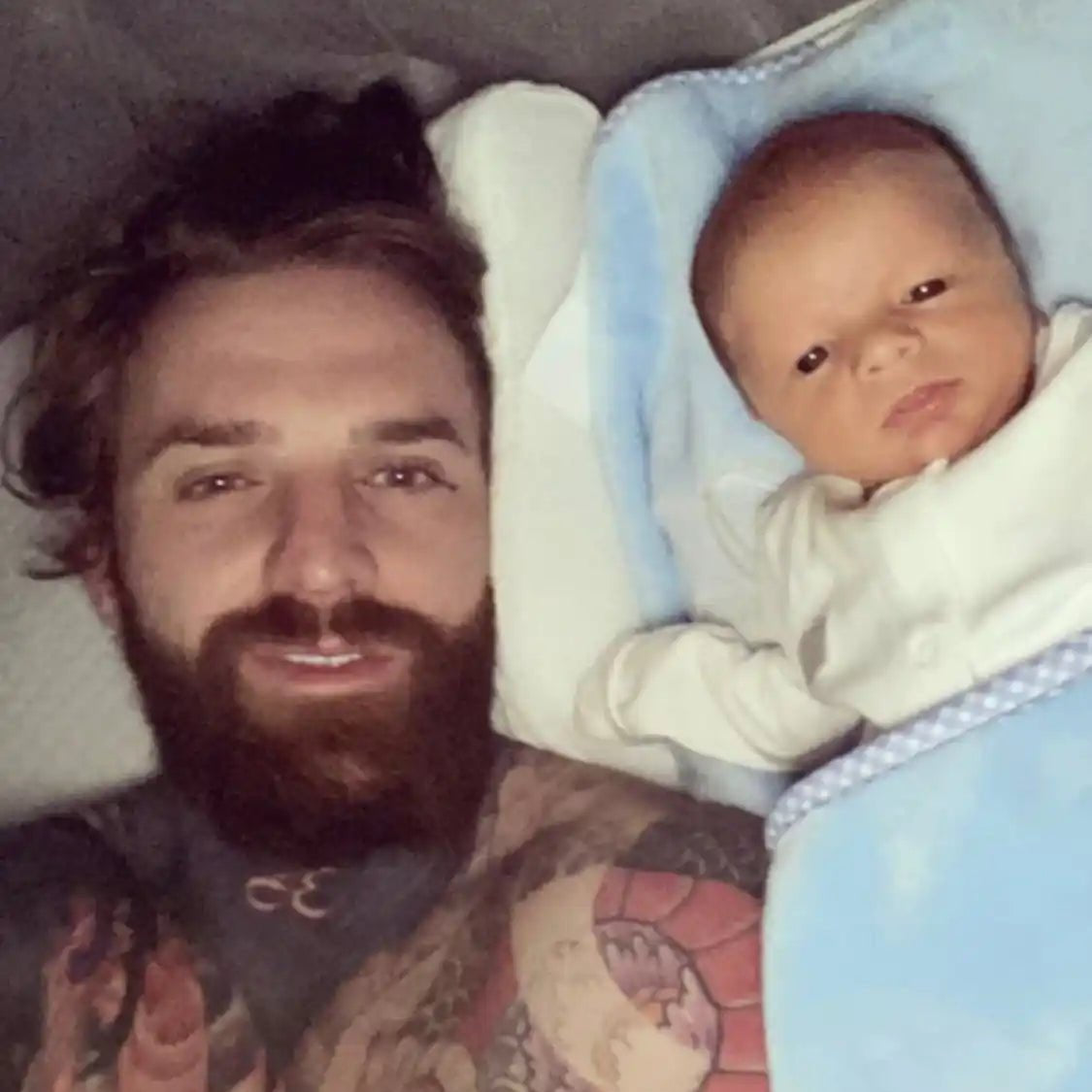Geordie Shore's Aaron Chalmers loves his Cozy Crew Club blanket! for-the-dads-geordie-shores-aaron-chalmers-loves-his-