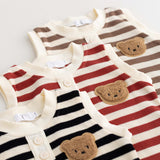 The Bear Beach – Gestreifte Shorts und T-Shirt