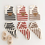 The Bear Beach – Gestreifte Shorts und T-Shirt