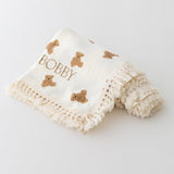 Die gemütliche Boucle-Babybär-Geschenkbox mit persönlicher Note