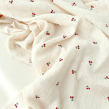 Das Wickeltuch aus Musselin „Cherry“