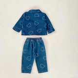 Zweiteiliges Jeansset für Babys mit aufgesticktem Bären